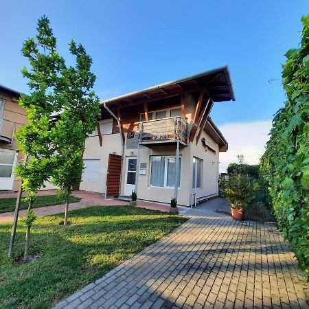 Foki Apartman Apartment Siofok Exterior photo